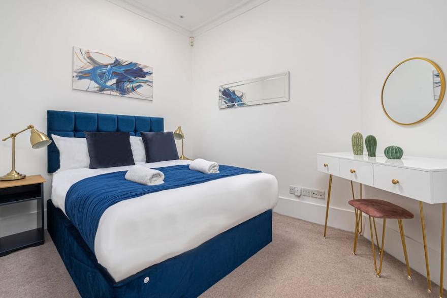 Spacious 4 Bedrooms House near Baker Street