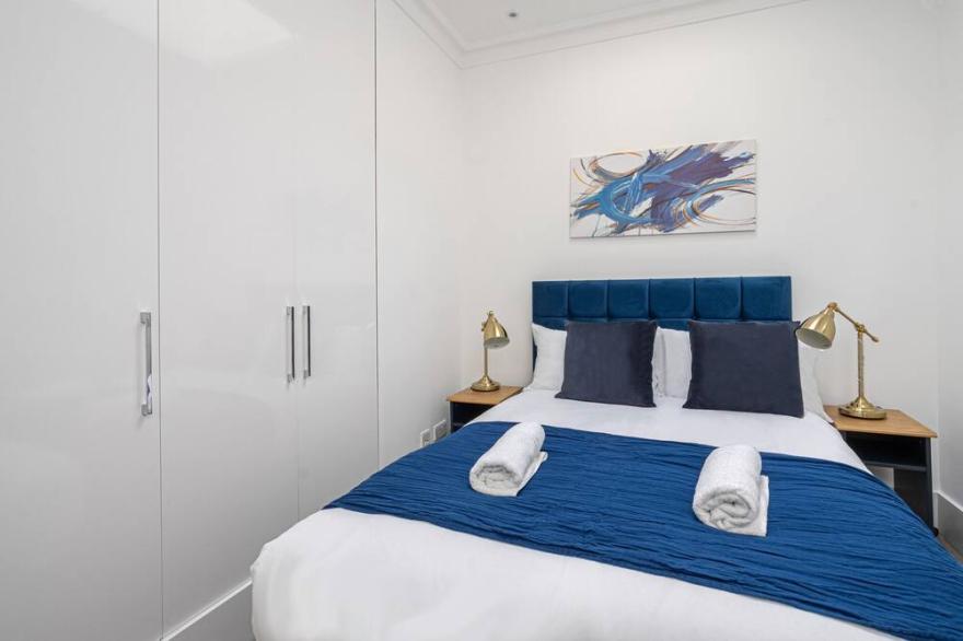 Spacious 4 Bedrooms House near Baker Street