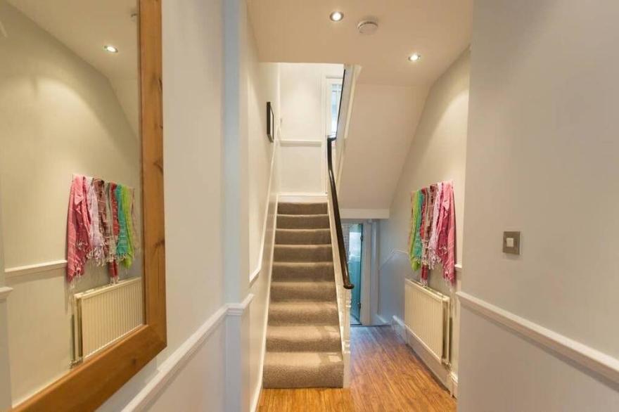 Seaside Retreat in North Bay - with parking