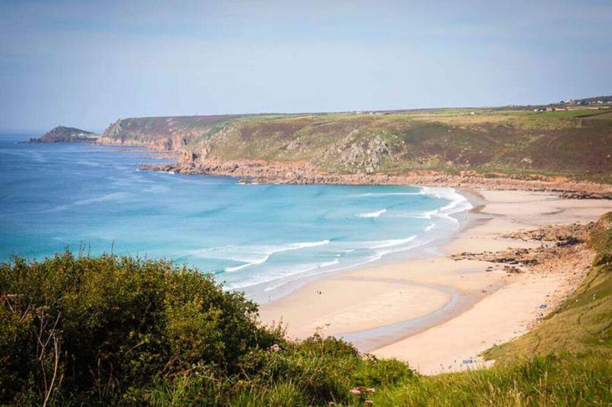 Girl Annie, Beach Cottage, Great Sea-Views, Garden
