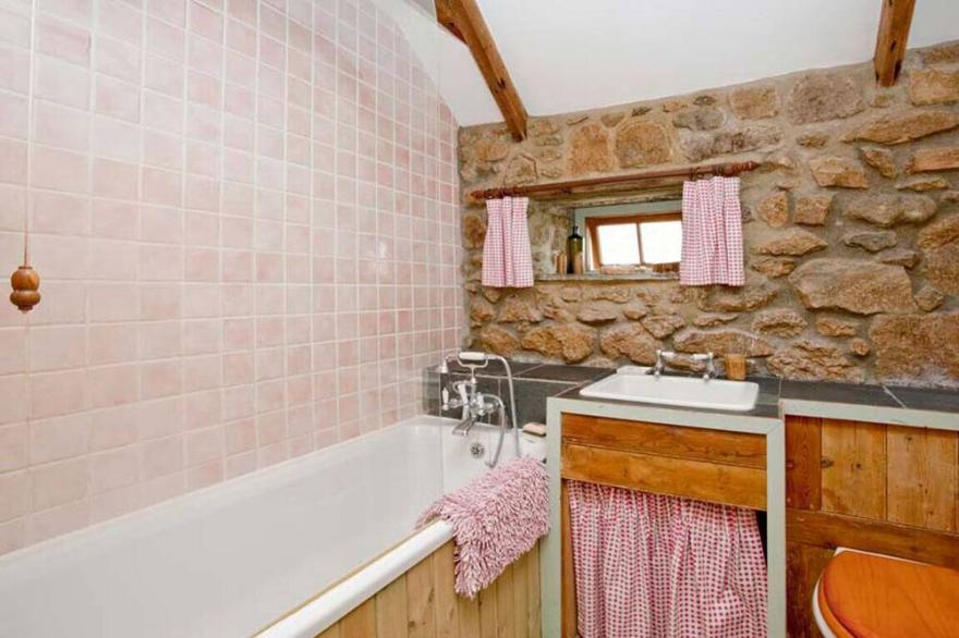 Petra, Beach Cottage, Great Sea Views, Garden