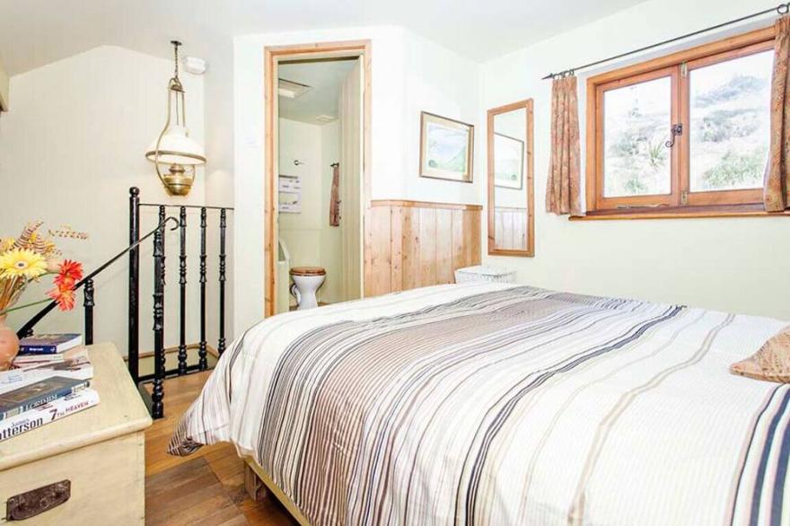 Cat's Cradle, Beach Cottage, in Amazing Location
