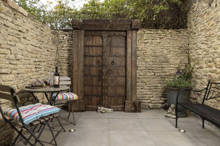 Tetbury Cottage -  sleeping two guests in one bedroom in Winchcombe