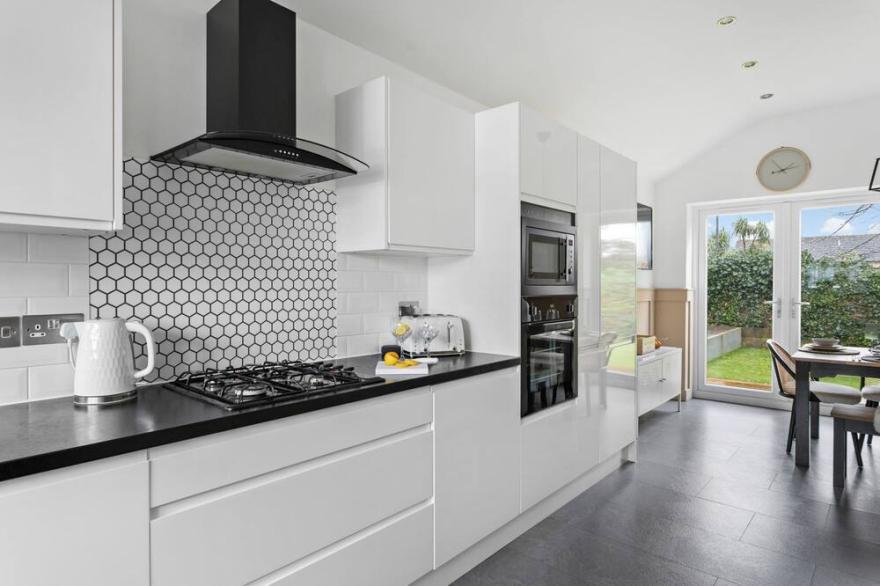 D'abode -  a cottage that sleeps 6 guests  in 3 bedrooms