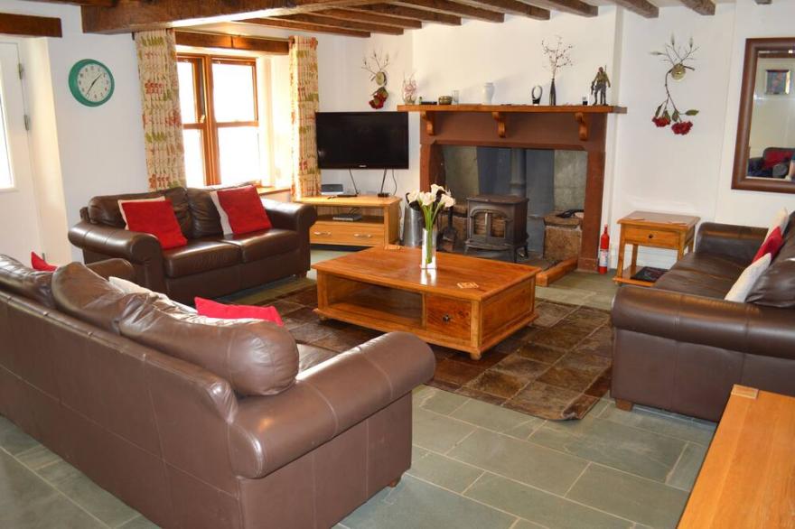 Secluded Eskdale Farmhouse for 10