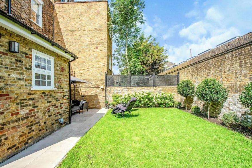 Stunning 5-Bed Regency House in Central London