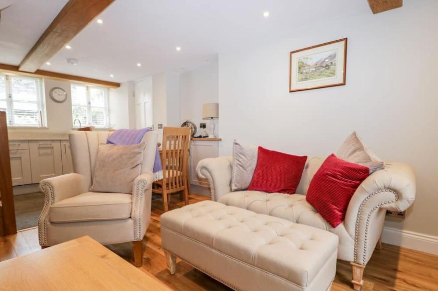 JESSAMINE COTTAGE, family friendly, with a garden in Hawkshead