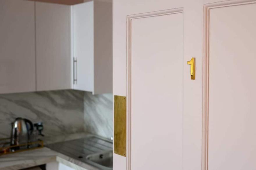 Charming Large Family Suite with Kitchenette