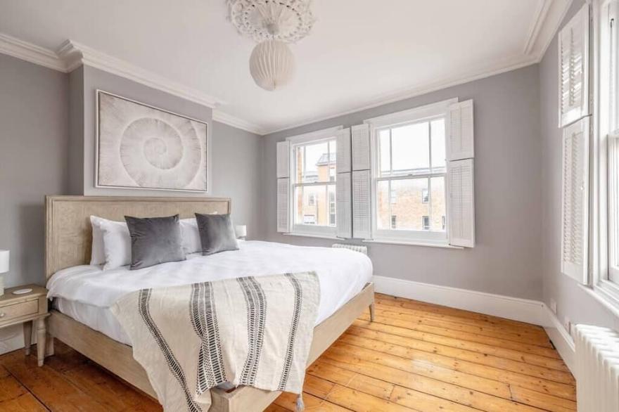 Stylish Home Central Windsor-Walk 2 All The Sights