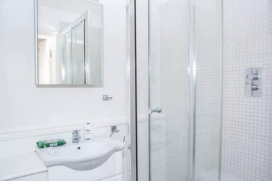 Sunny City Retreat | Large and Airy 1BR