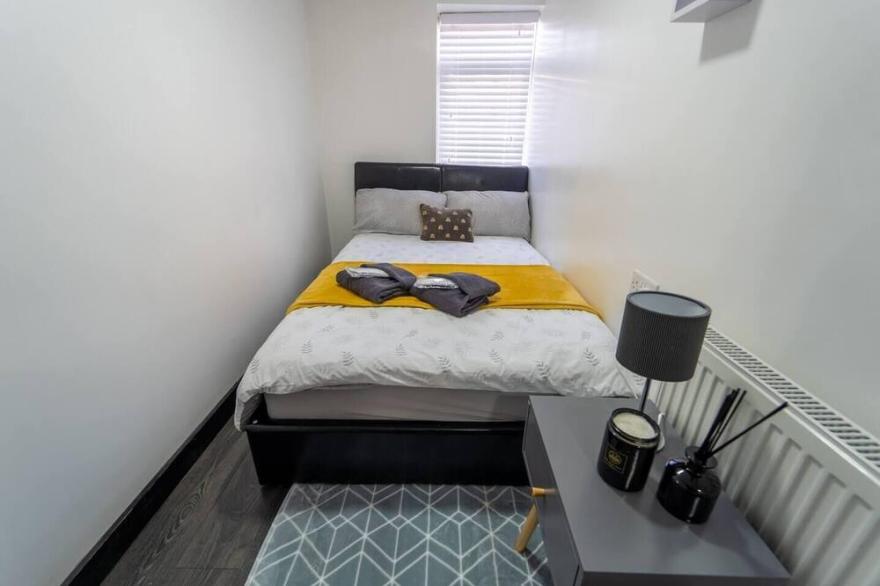 Modern cosy studio available