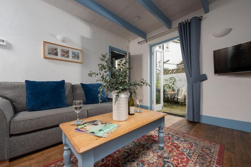 Saffron Cottage -  a cottage that sleeps 4 guests  in 2 bedrooms