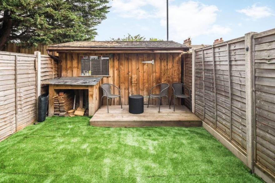 Sleek and Sophisticated 2BD Home Tottenham