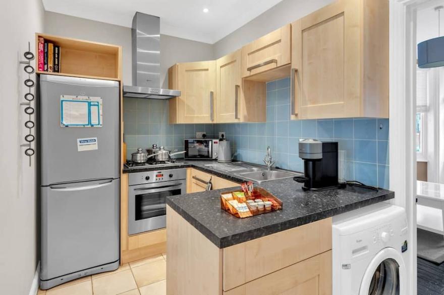 Pass the Keys | Beautiful Spacious Flat in Fulham
