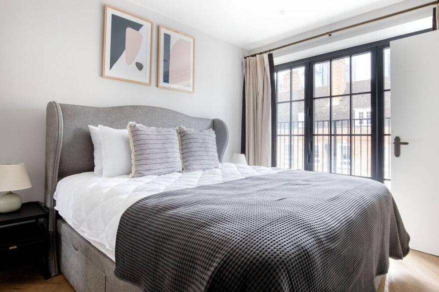New Shoreditch 1BR nr Aldgate East Station, by Blueground