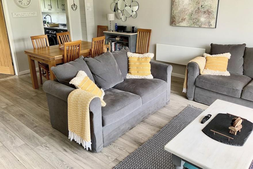 Welcome to 'ThatOne' our Cotswold Lakeside holiday home.