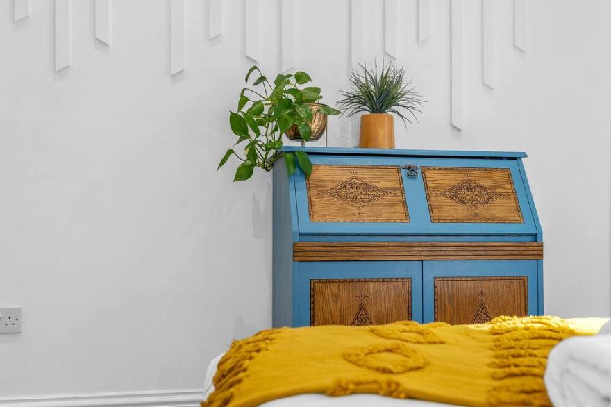 Cheerful Stays: Jamson Pl 3BR Apartment in Leith