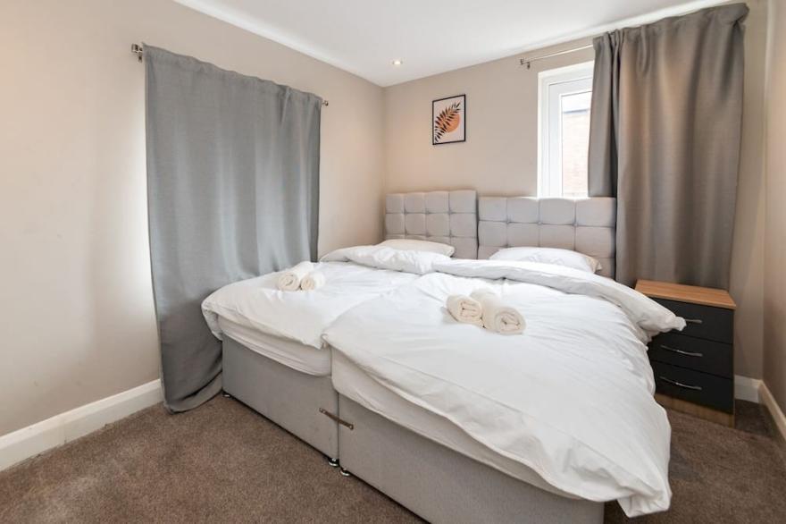 Pass the Keys | Spacious 2BR Flat Modern Convenient