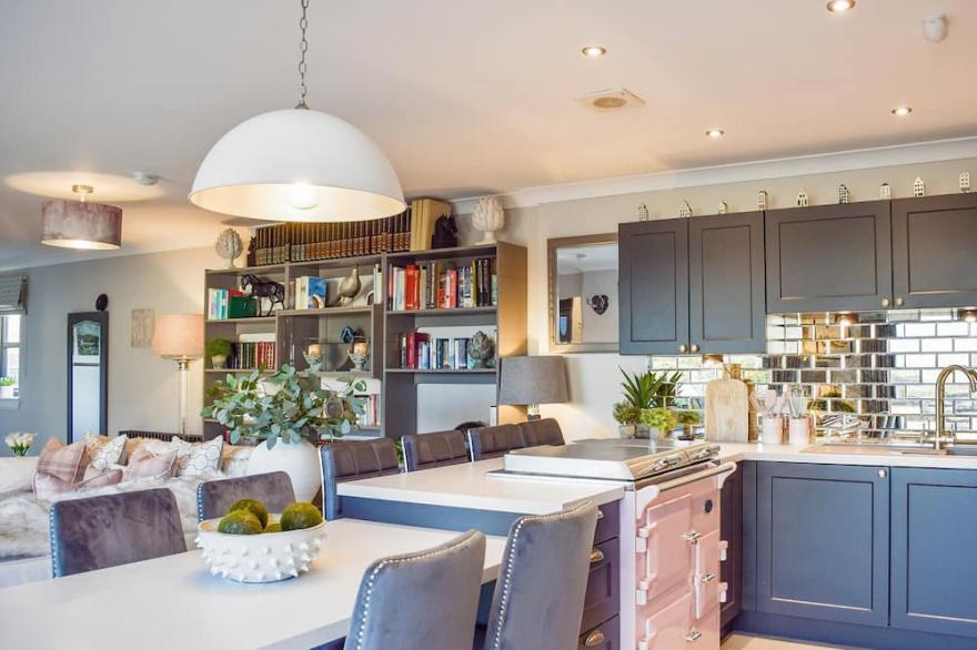 2 bedroom accommodation in Glasgow