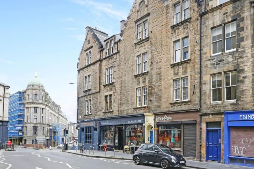 Stunning 1 bed flat near Edinburgh Castle
