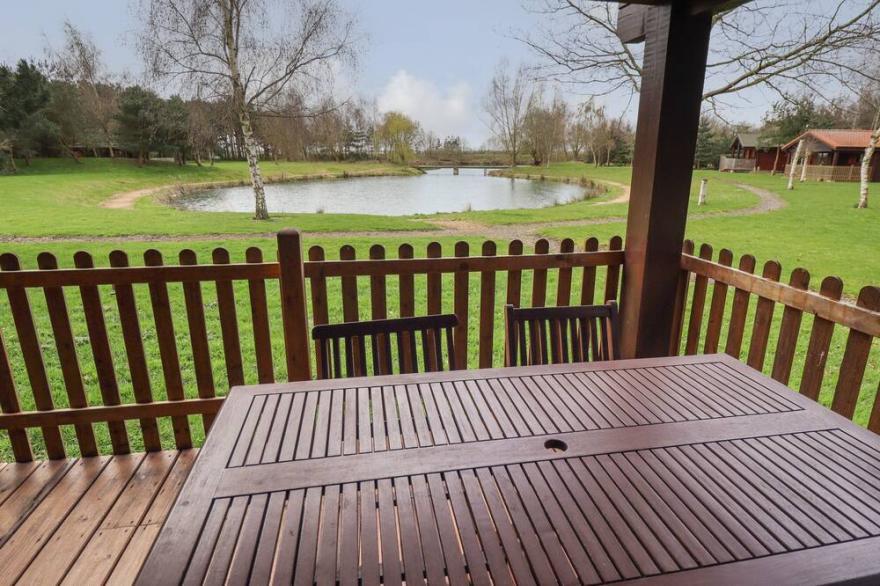 TAWNY LODGE, pet friendly, with a garden in Bardney