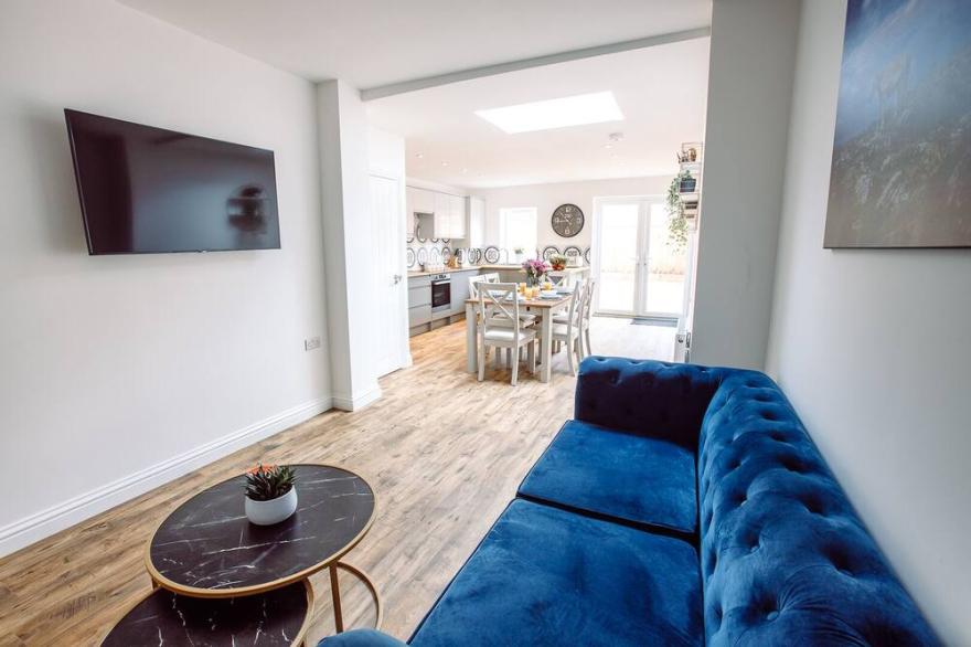 Chute House 4bed,priv garden, 2,5 bath city centre