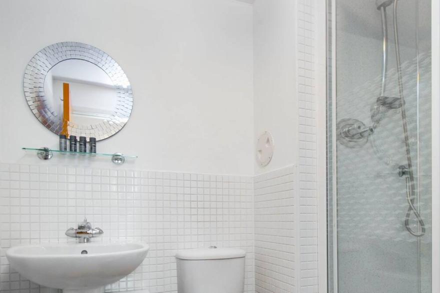 Powderhall,  Canonmills Apartment