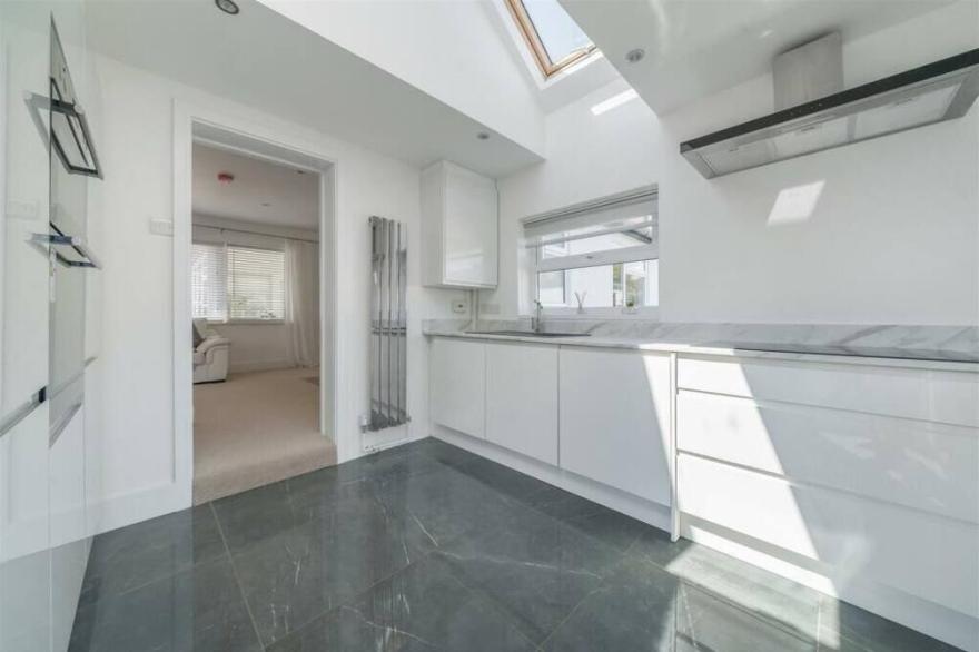Beautiful Bungalow near the Beach