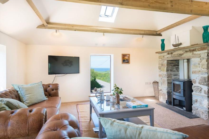 Mouls Island Barn 5 bedrooms, 5 bathrooms, Sea views of Port Quin bay