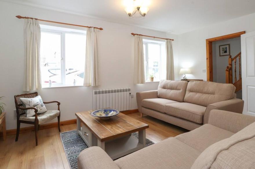 30 UNION STREET, pet friendly, character holiday cottage in Seahouses