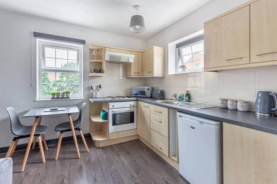 Studio Apartment in Worcester City Centre!