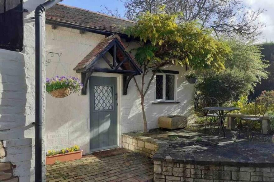 Beautiful Cottage in Bredon The Old Thatch