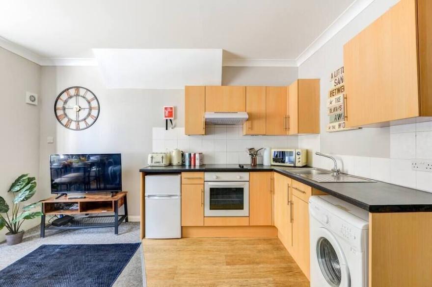 Brighton Apartment - Queens Square 1