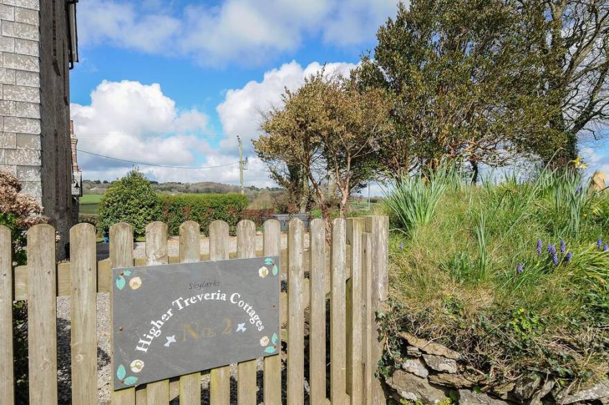 SKYLARKS, pet friendly, character holiday cottage in Looe