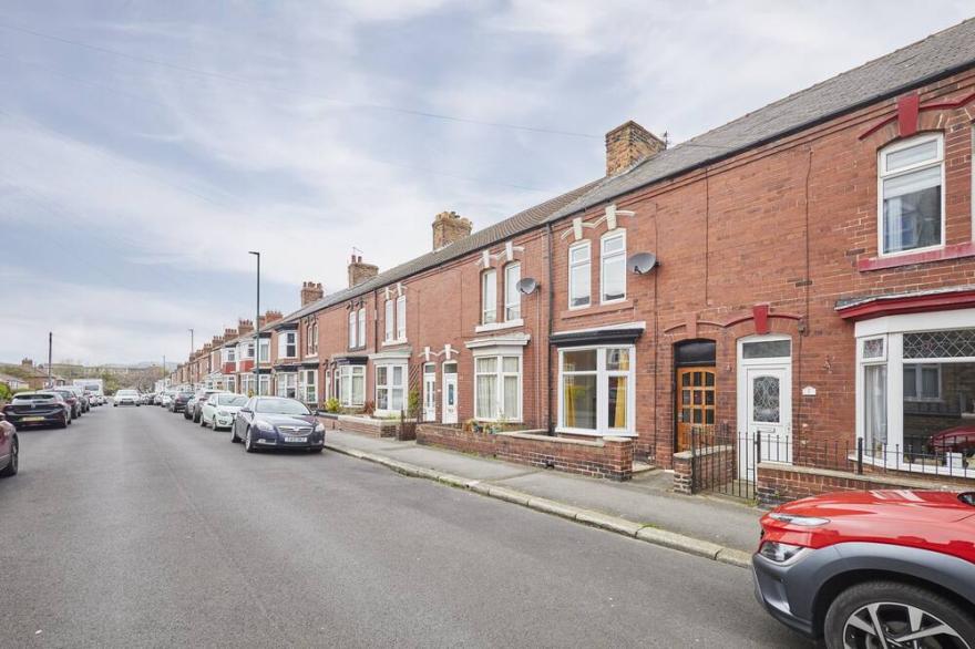 Host & Stay | Top Location