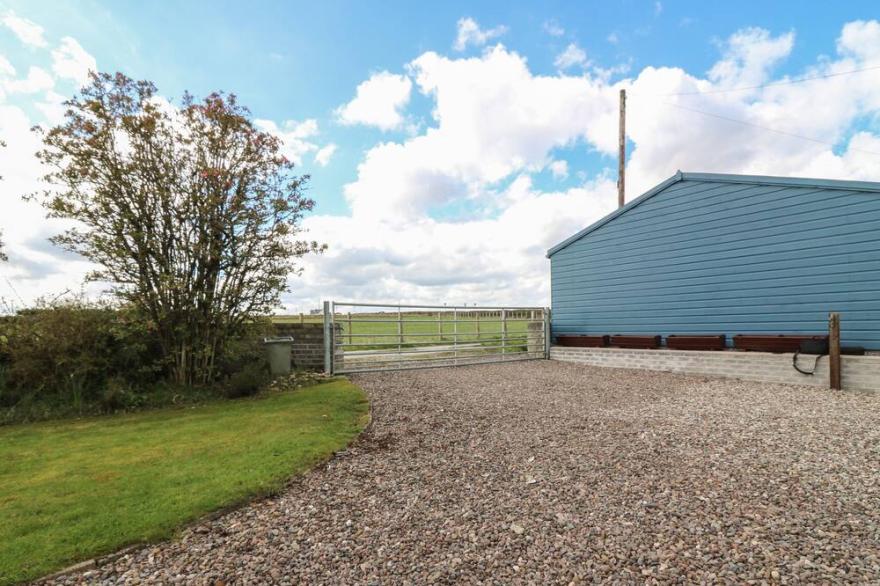 THE HIVE, pet friendly, country holiday cottage in Stanley