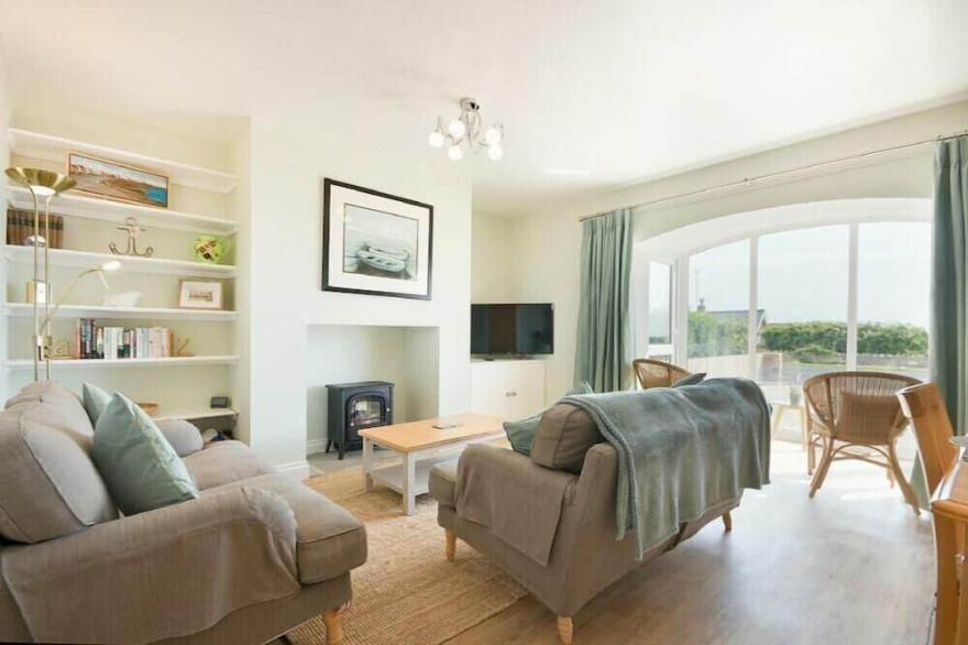 FISHERMANS COTTAGE, pet friendly, country holiday cottage in Beadnell