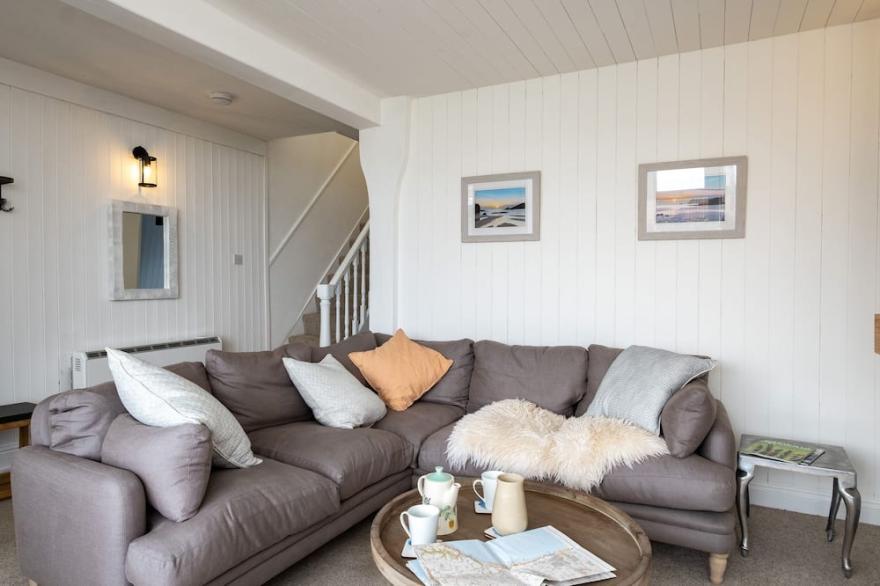 SEAPINKS, pet friendly, country holiday cottage in Port Isaac