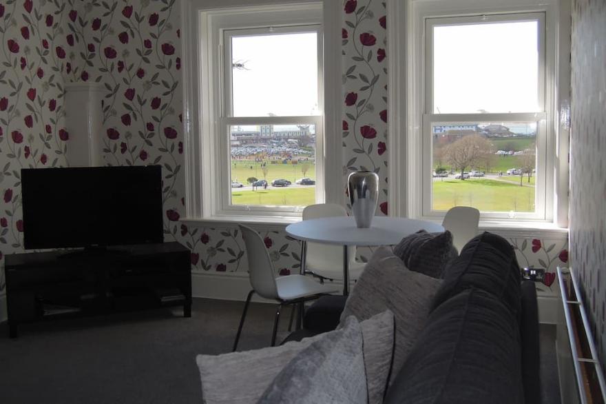 Special seafront apartment with stunning view in characterful Victorian building