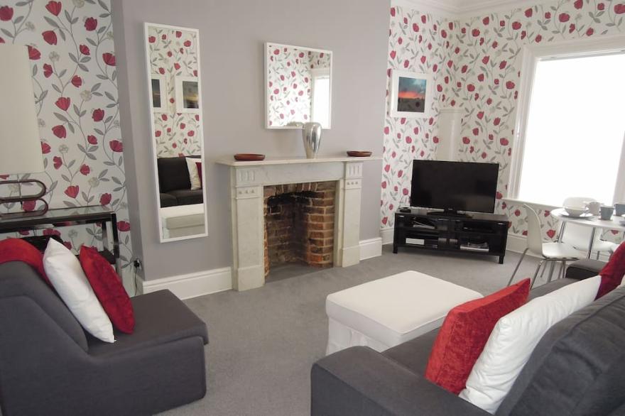 Special seafront apartment with stunning view in characterful Victorian building