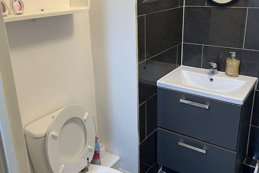 Spacious Apartment 10 min from Bluewater Shopping Centre.