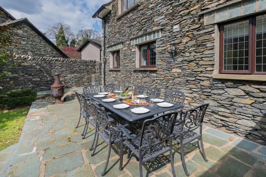 NEW Beechwood, Windermere, Sleeps 10 with a Hot tub!