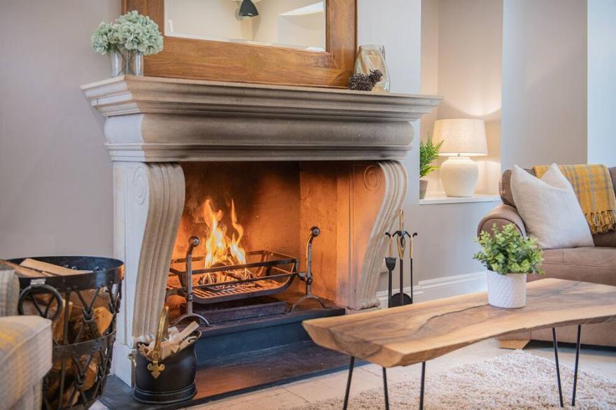 NEW Beechwood, Windermere, Sleeps 10 with a Hot tub!