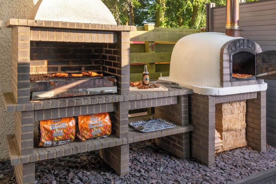 Sleeps 22 | Hot Tub | Games Room