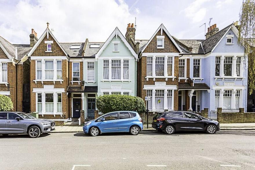 Gorgeous Brixton Garden House