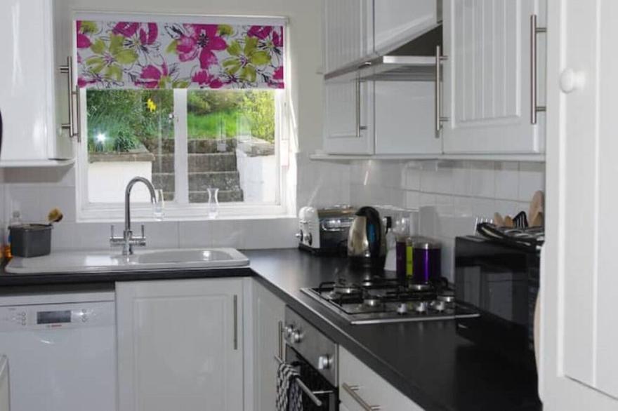 Cosy Cotswold Cottage - Penny Cottage - pet friendly - sleeps 2