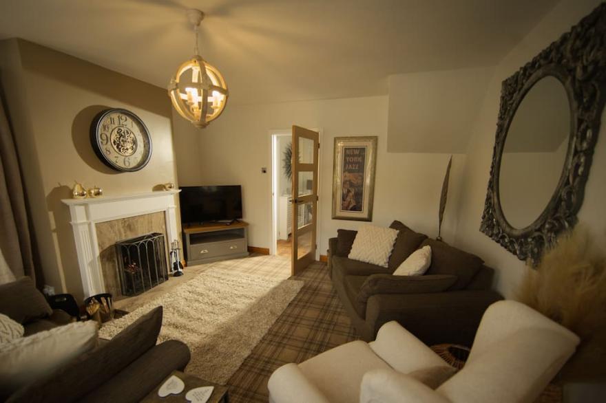 BROOKWOOD, family friendly, luxury holiday cottage in Thornton Dale
