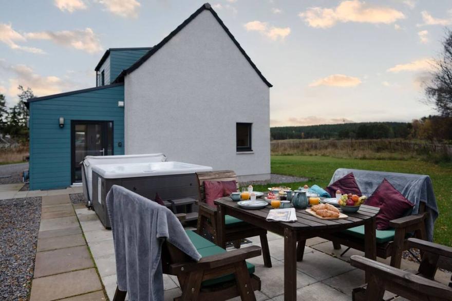 Sleeps 6 in 2 doubles and 1 twin room
