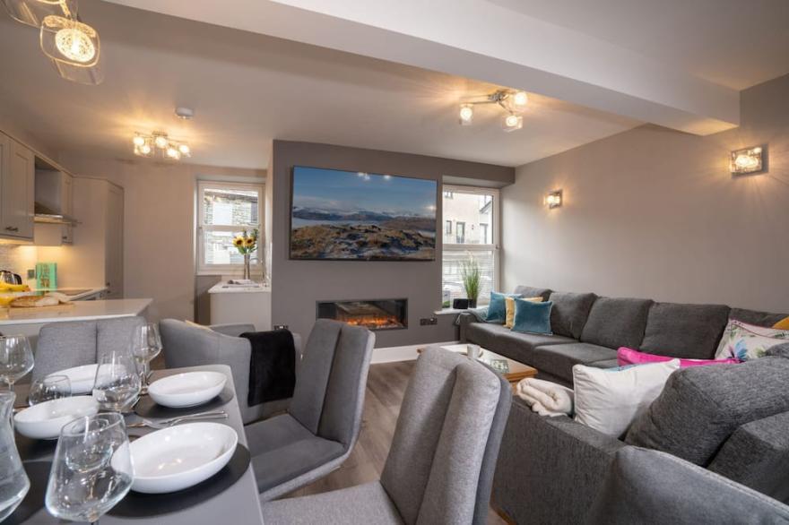 2 bedroom,  2 bathroom home by LetMeStay