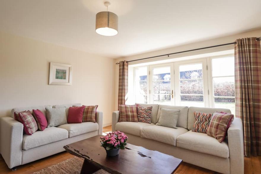 EAST BALACHLADICH, pet friendly, with open fire in Dingwall